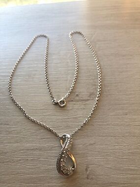925 Sterling silver & white topaz pendant necklace